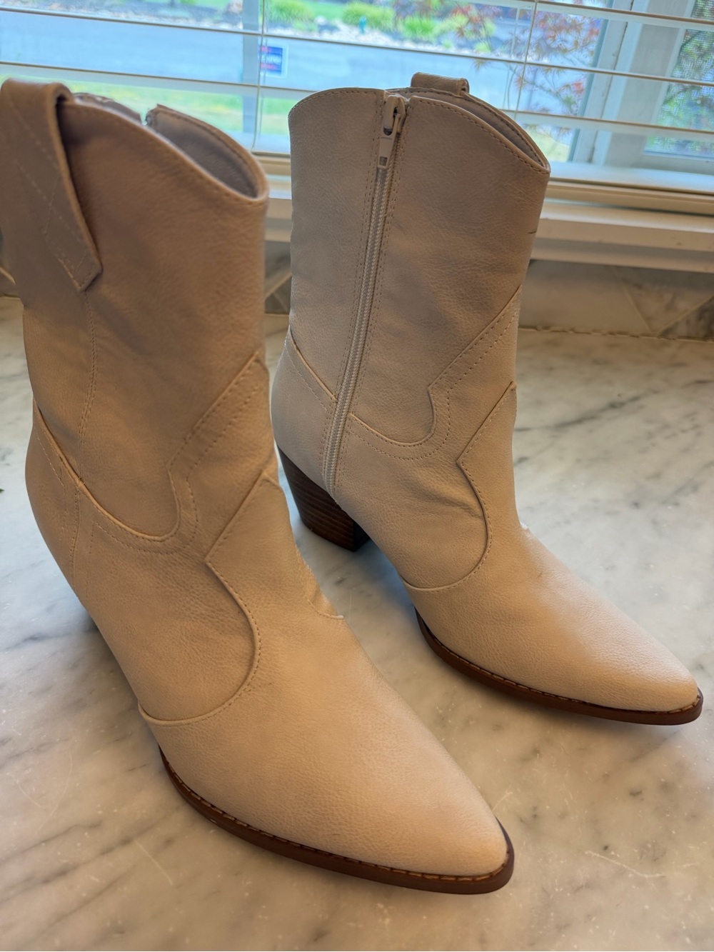 Women's Cream Western Ankle Boots - Coconuts by Matisse. NWOT. 7.5